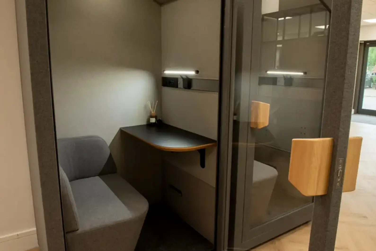 Private office booth
